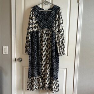 Treasure & Bond Black and Cream Long Sleeve Dress